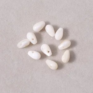 10 perles goutte irrégulières 6,5mm en Nacre naturelle blanche